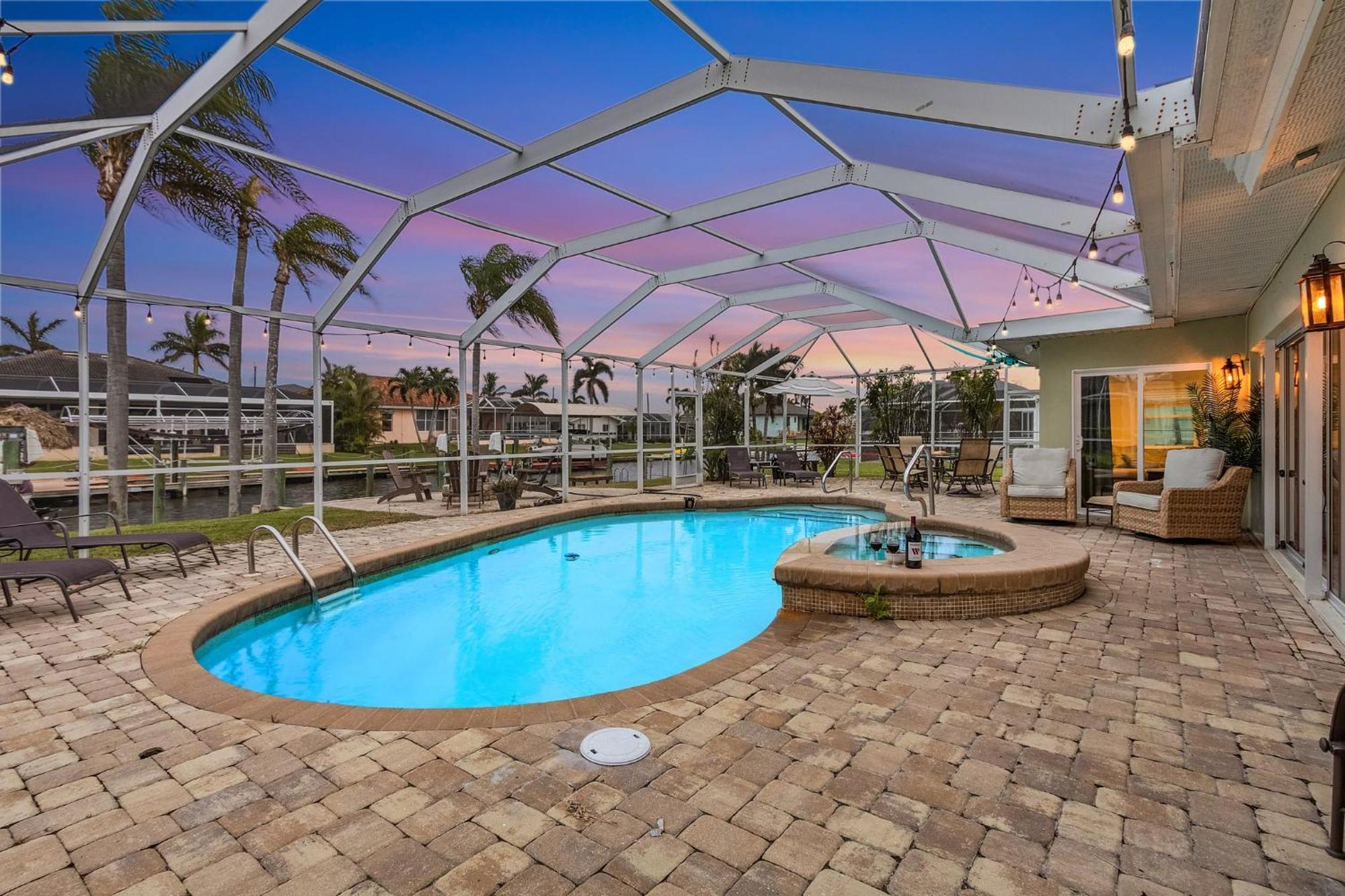 Boating & Fishing Enthusiasts, Heated Pool And Spa, Bicycles - Latitude Adjustment - Roelens Villa Cape Coral Exterior photo