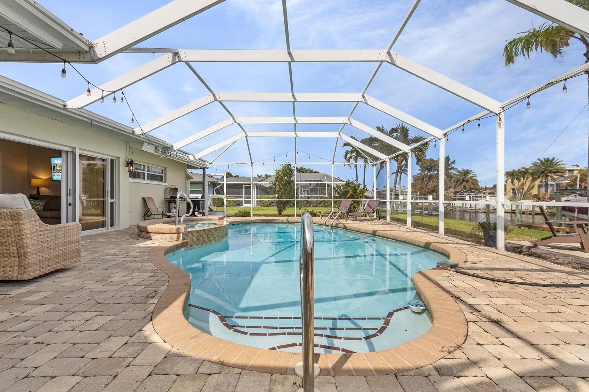 Boating & Fishing Enthusiasts, Heated Pool And Spa, Bicycles - Latitude Adjustment - Roelens Villa Cape Coral Exterior photo