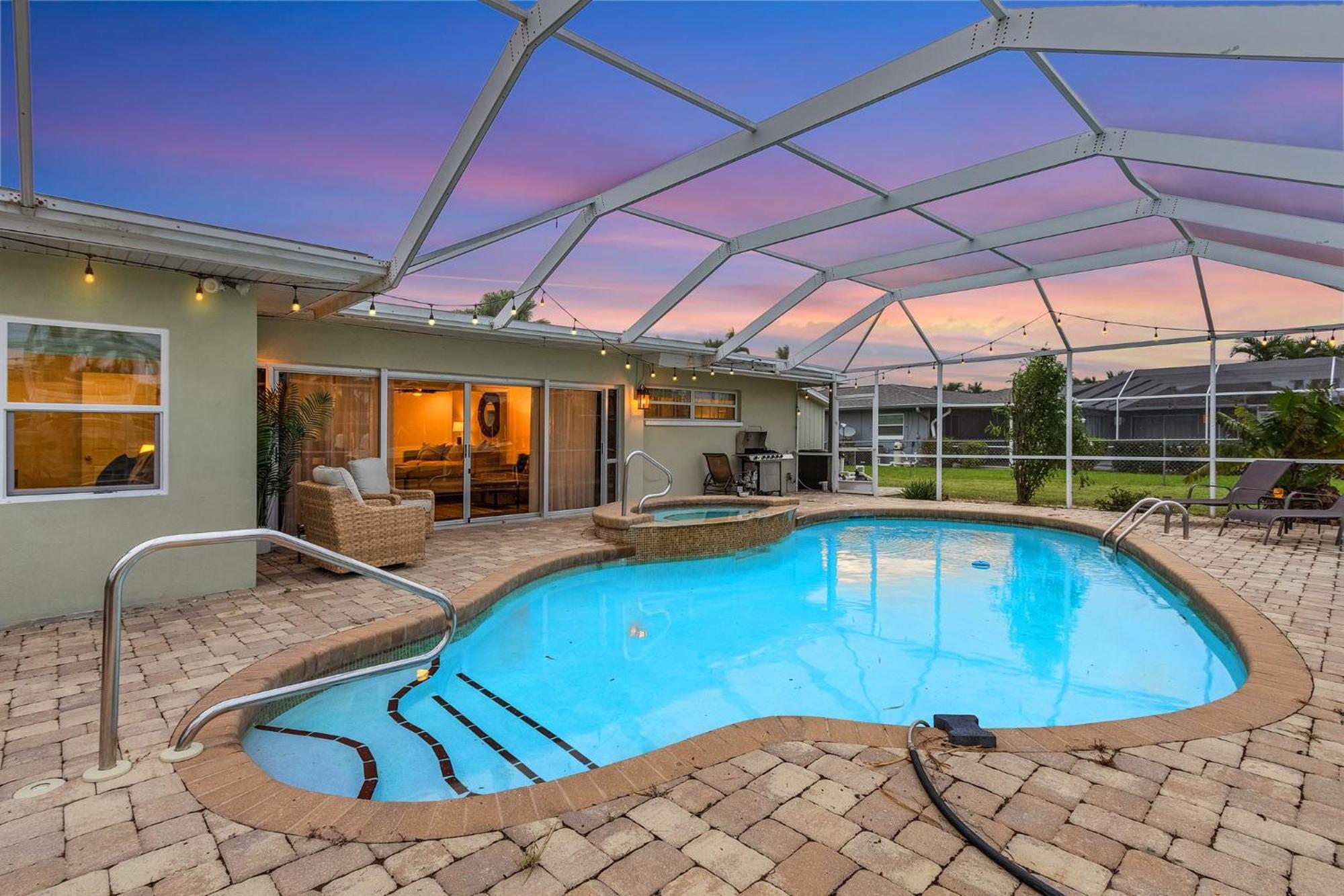 Boating & Fishing Enthusiasts, Heated Pool And Spa, Bicycles - Latitude Adjustment - Roelens Villa Cape Coral Exterior photo