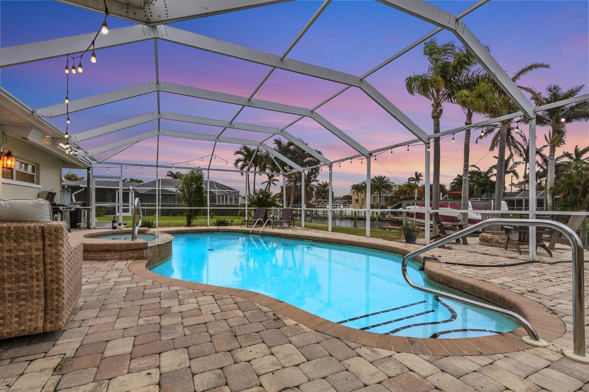 Boating & Fishing Enthusiasts, Heated Pool And Spa, Bicycles - Latitude Adjustment - Roelens Villa Cape Coral Exterior photo